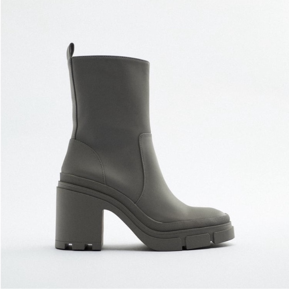 Zara Rubberized Green Khaki Mid Heel Ankle Chunky Platform Lug Sole Boots 38 - Picture 3 of 12
